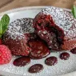 red velvet molten lava cakes - featured image